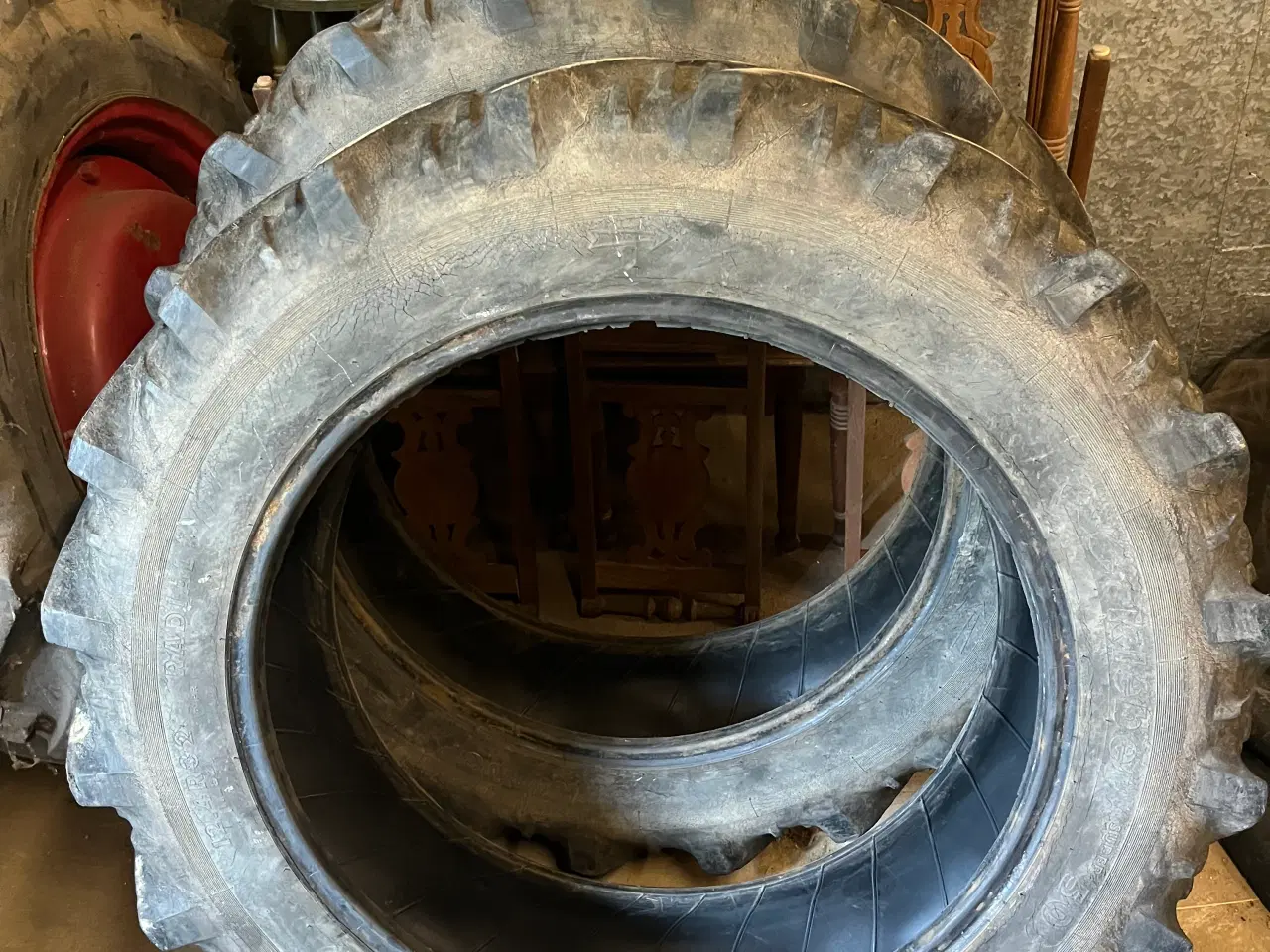 Billede 1 - Traktor dæk 12,4 r 32