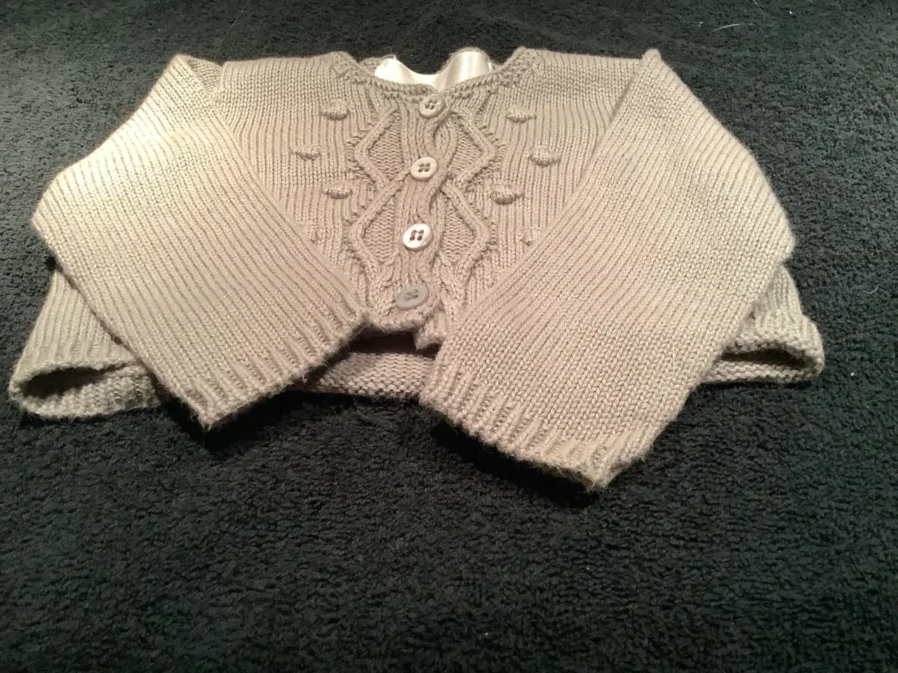 Billede 3 - Helt nyt sæt Hummel bukser og cardigan str. 68