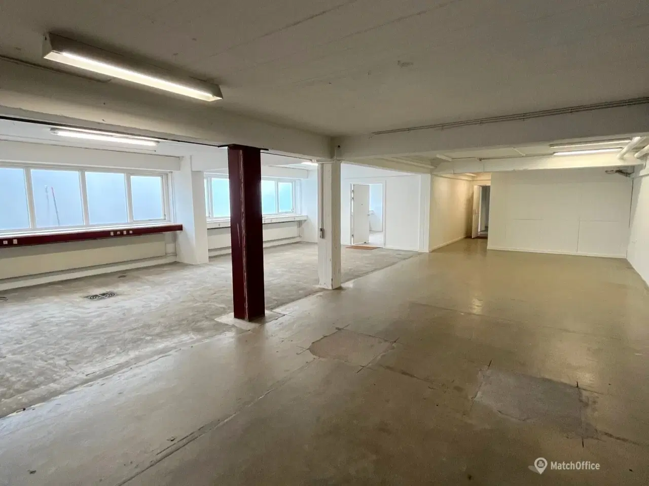 Billede 8 - Præsentabelt lagerlokale på i alt 335 m2