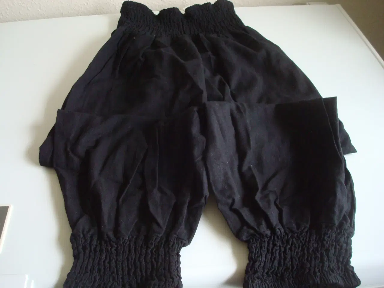 Billede 2 - NYE Sommer bukser str. L med elastik i livet og be