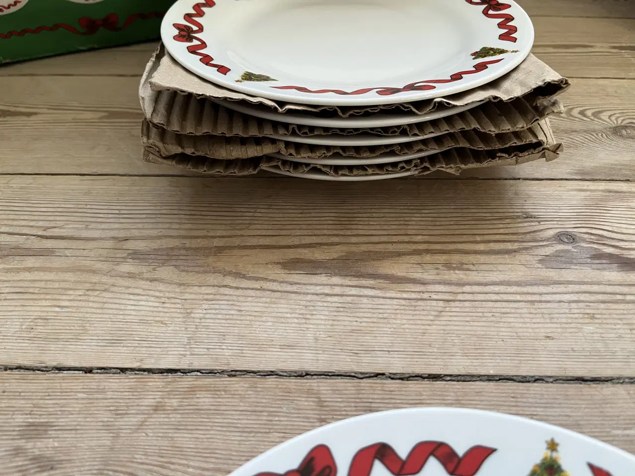 Billede 2 - Jule frokosttallerkner (eller kagetallerkner)