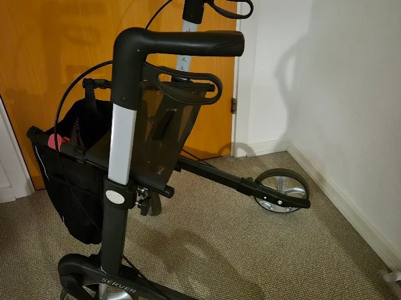 Billede 2 - Server rollator