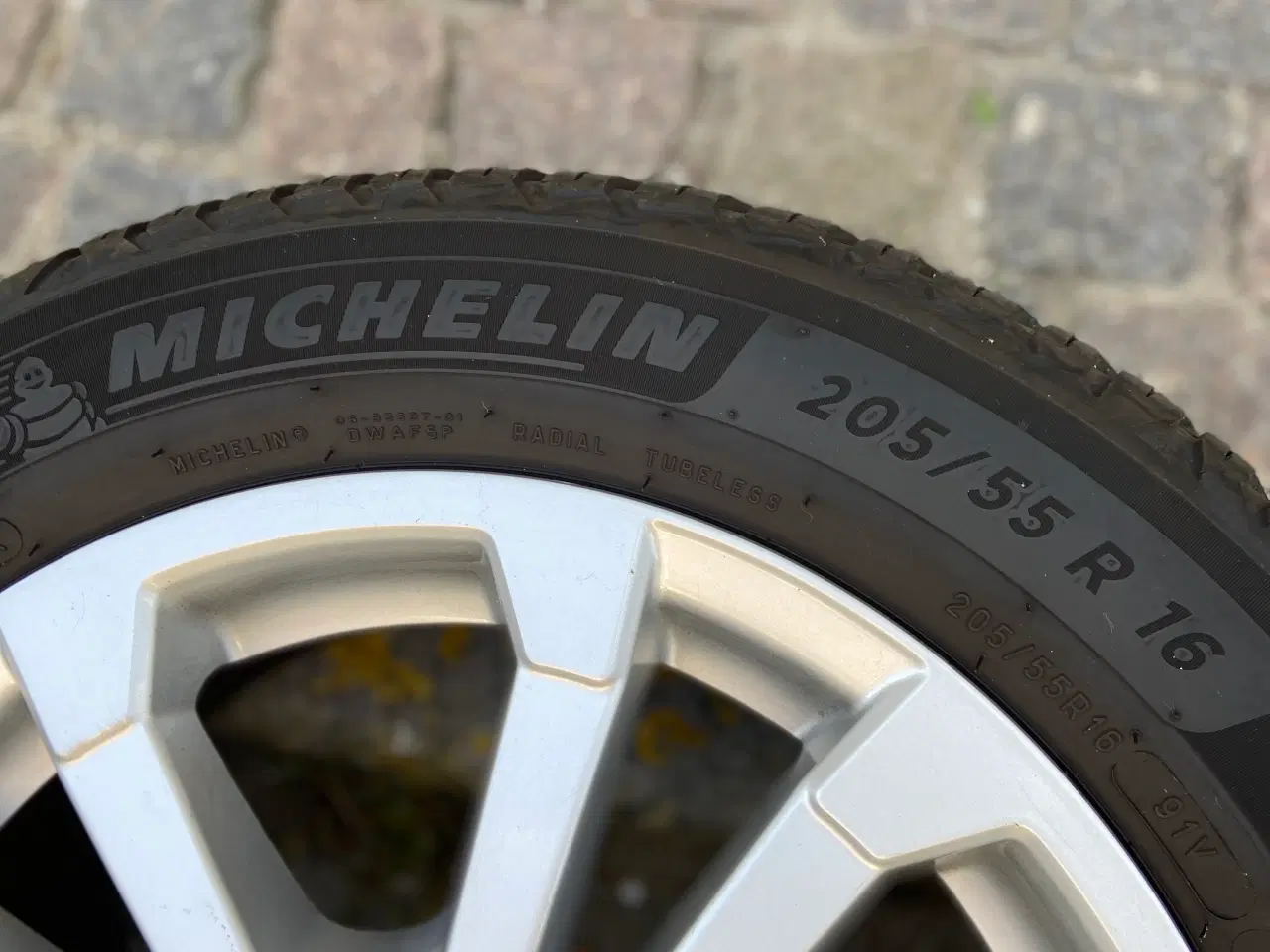 Billede 5 - 16" Toyota fælge m. helårs Michelin dæk