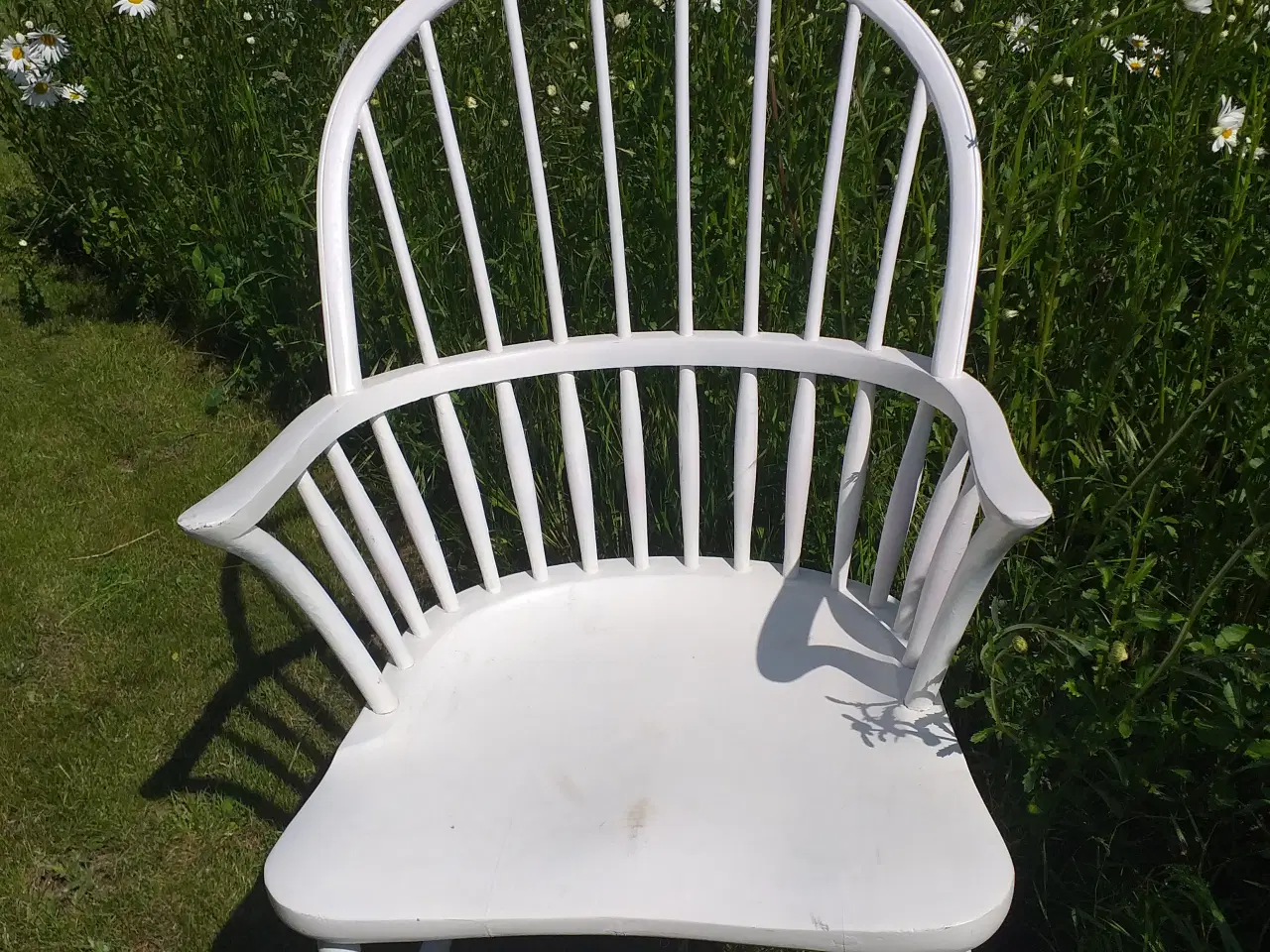 Billede 1 - Velholdt, romantisk hvidmalet tremmestol
