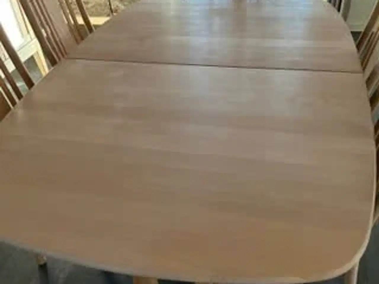 Billede 1 - Bord i lyst bøgetræ