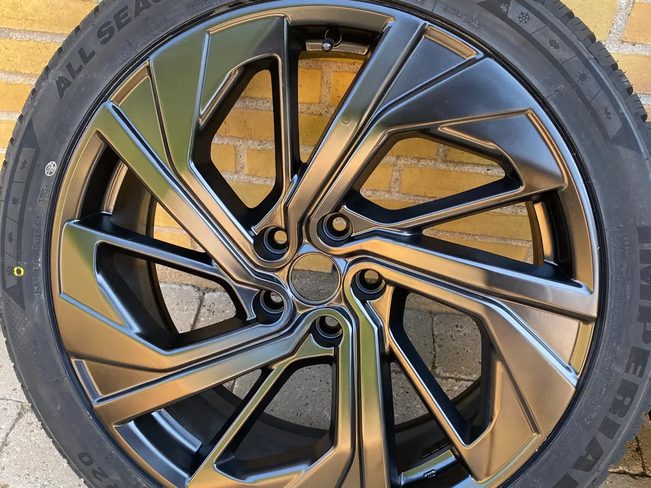 Billede 2 - 20” Qashqai J12 Helårs Dæk. 