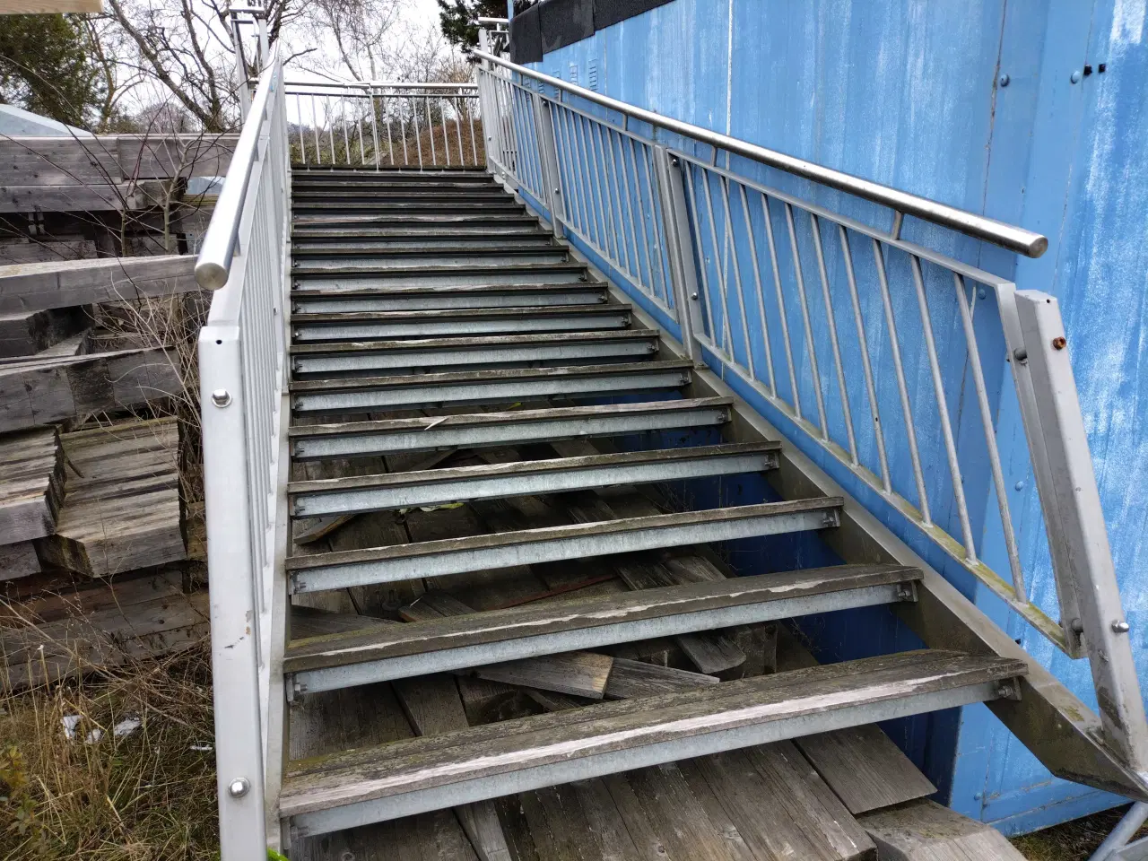 Billede 3 - Trappe med repos, evt. brandtrappe.