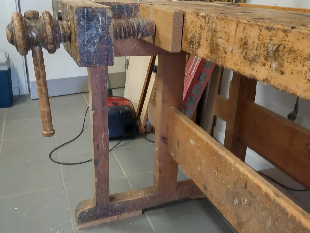 Billede 6 - Tømrer/snedker høvlebænk