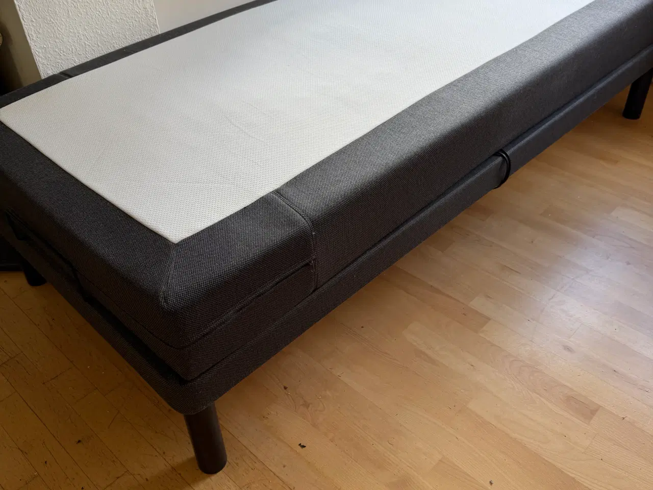 Billede 1 - Boxmadras med elevation