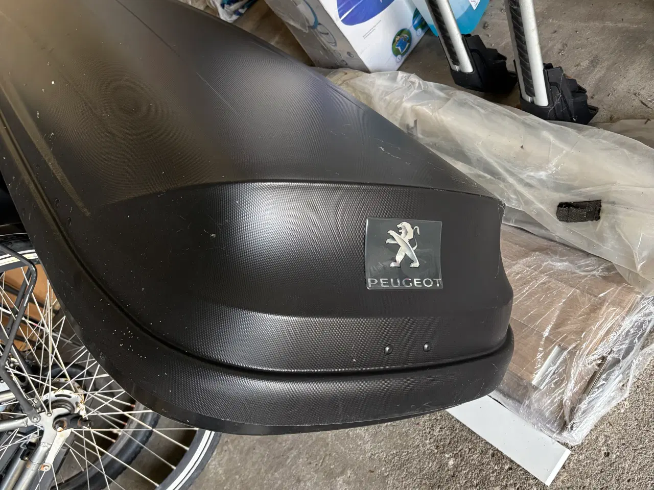 Billede 1 - Thule tagboks med bøjler sælges