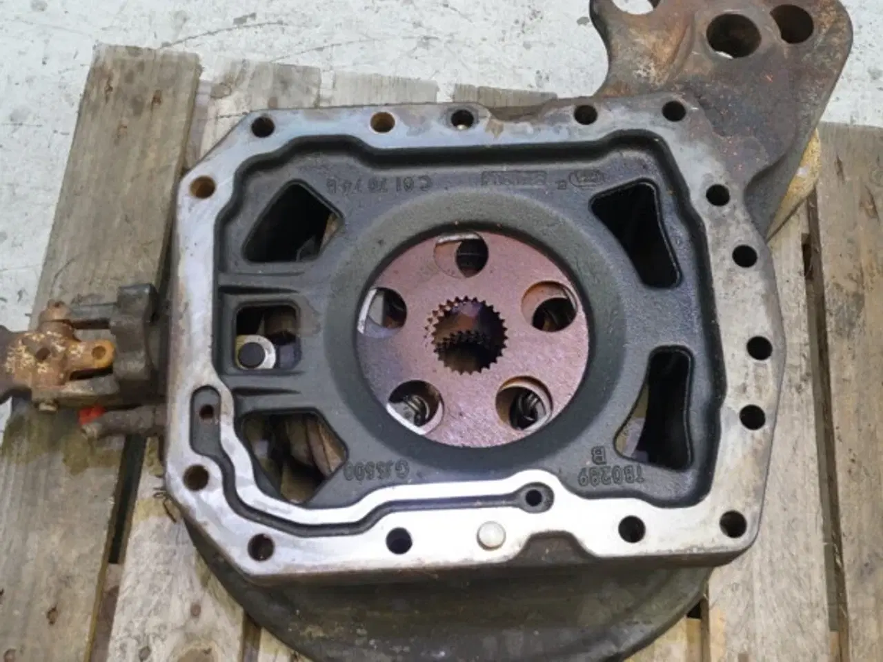 Billede 2 - Valtra T213 Bremsehus V36965810