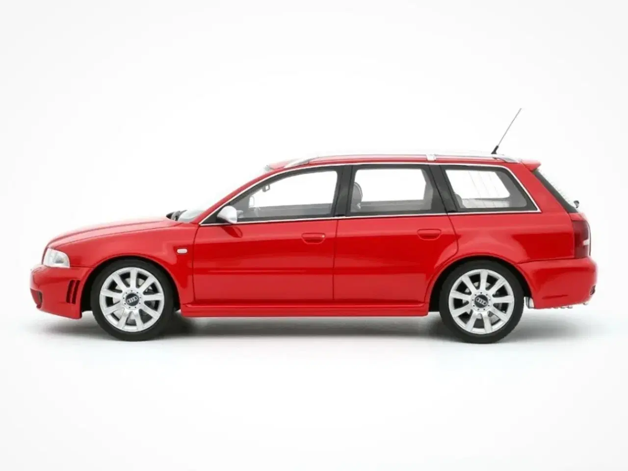 Billede 3 - 1:18 Audi RS4 Avant B5 2000