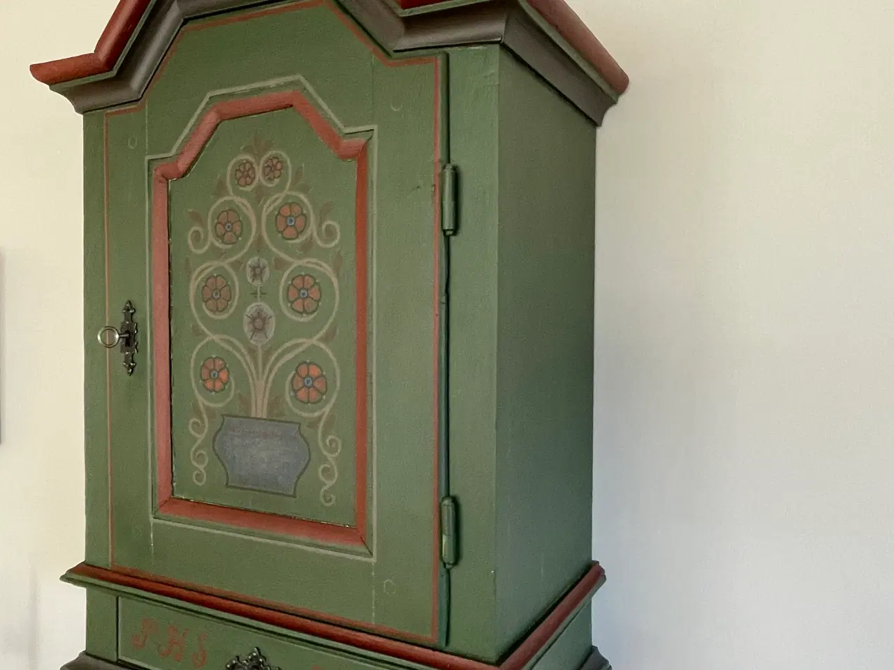 Billede 1 - Tobaksskab fra 1772