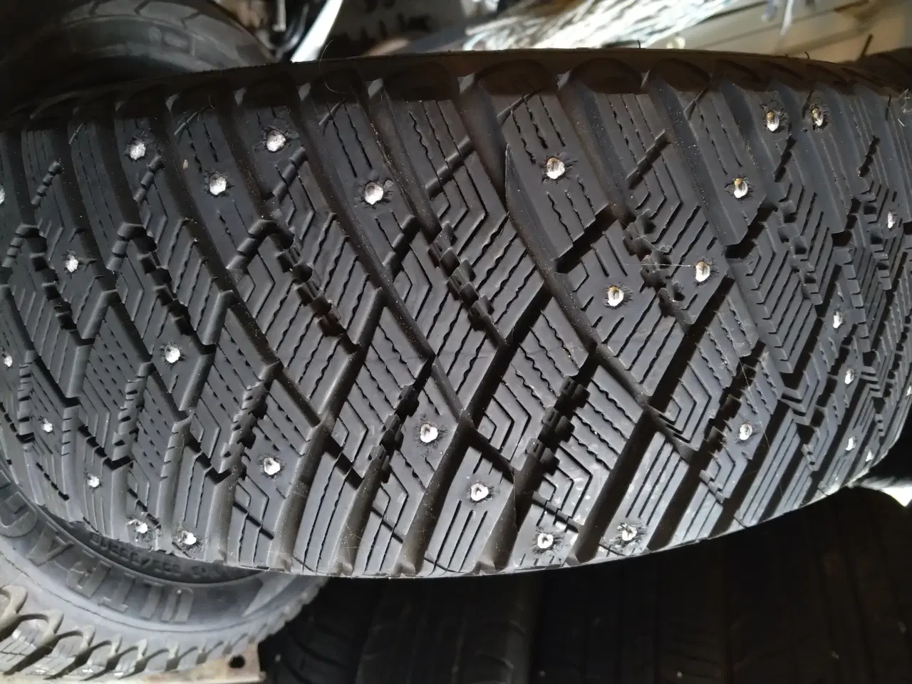 Billede 3 -  Goodyear Ultragrip Ice arctic pigdæk. 