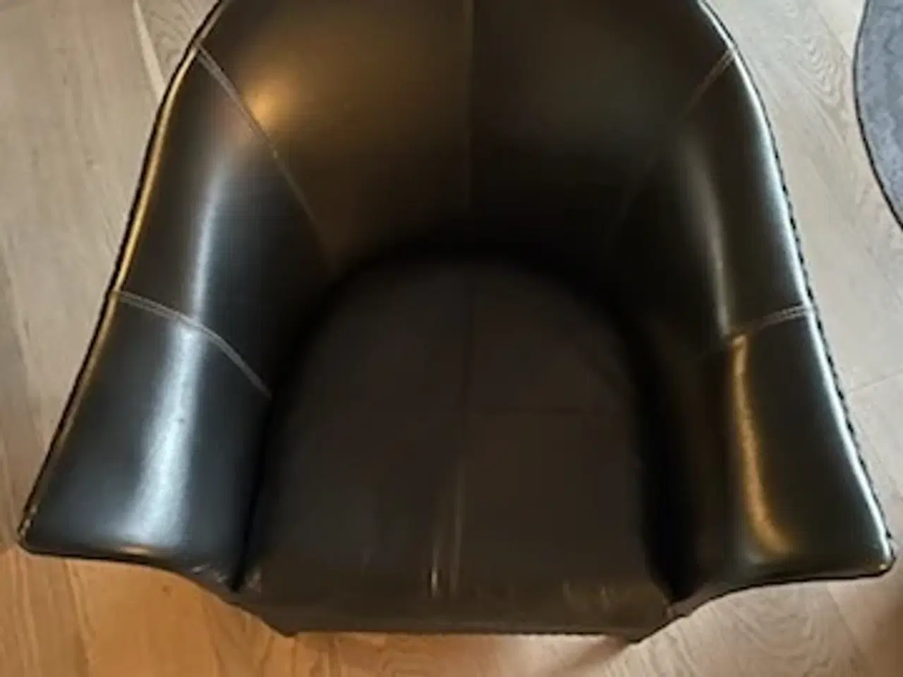 Billede 2 - Smuk kurvemøbel sæt i sort rattan-mærke LIoyd Loom