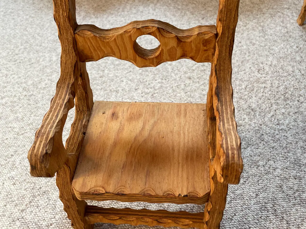 Billede 2 - Bord og stol i træ uden nisser