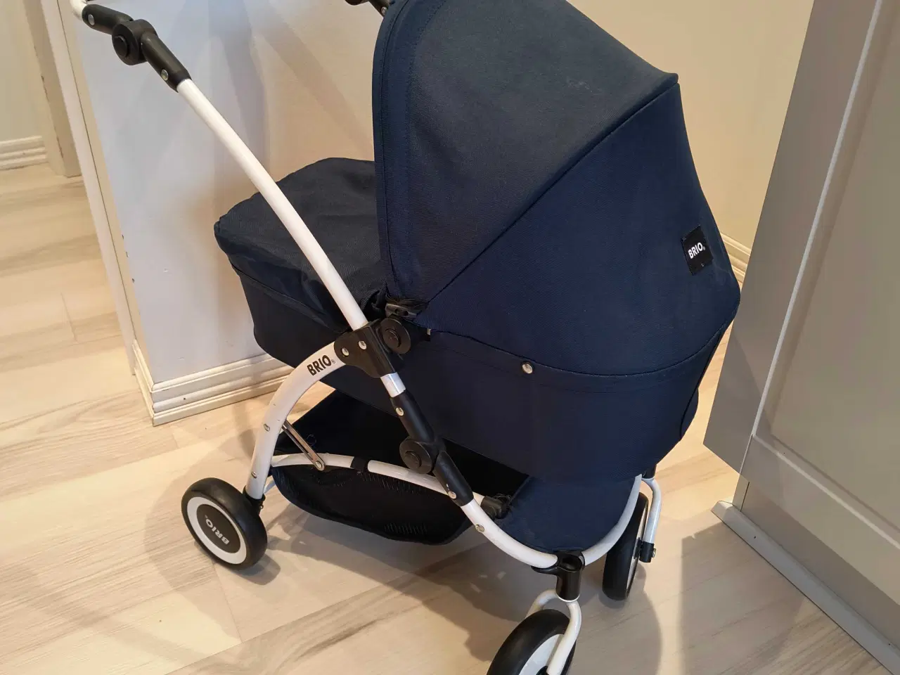 Billede 2 - BRIO dukkevogn 