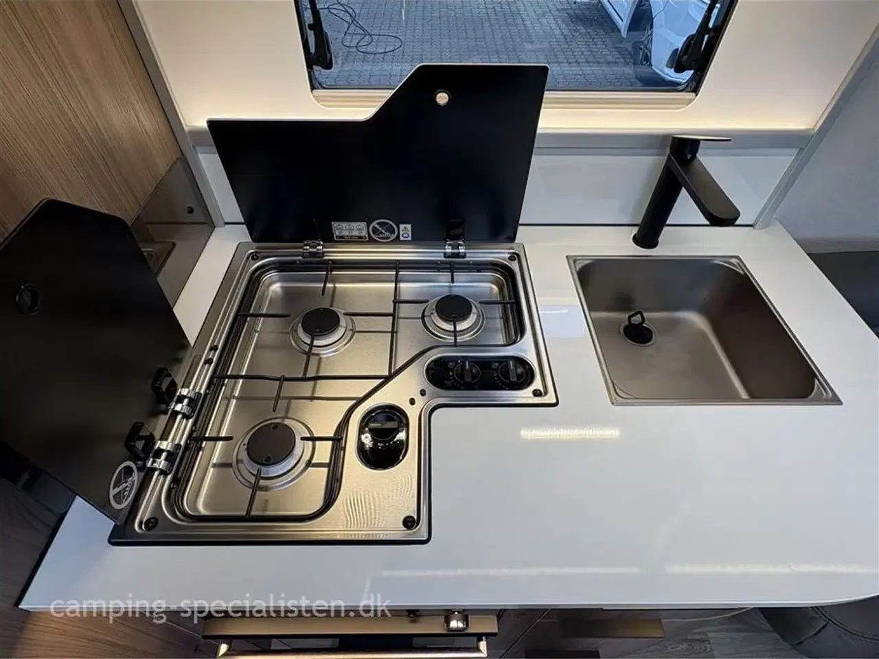 Billede 9 - 2026 - Kabe Ametist GLE B2 KS PREMIUM LINE Kabe Ametist GLE B2 KS Premium Line 2026 - Se den nu hos Camping-Specialisten.dk