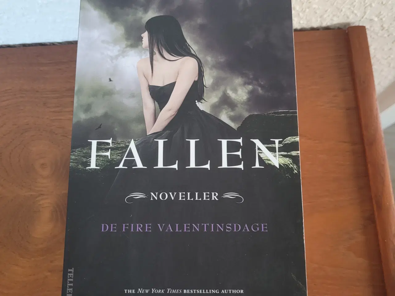 Billede 2 - Bogserie - Fallen 