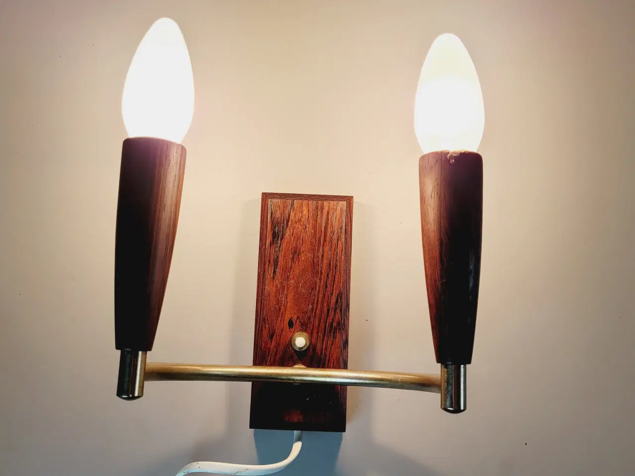 Billede 2 - ⭐️· Elegant vintage væglampe i palisander og messi