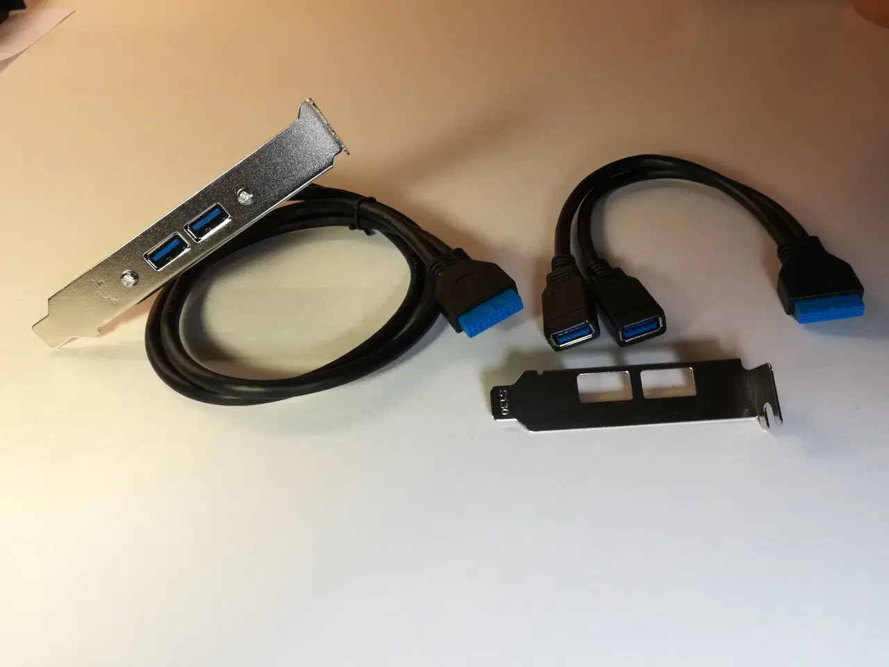 Billede 1 - Bracket med 2 USB 3.0 udgange + USB3 fordelerkabel