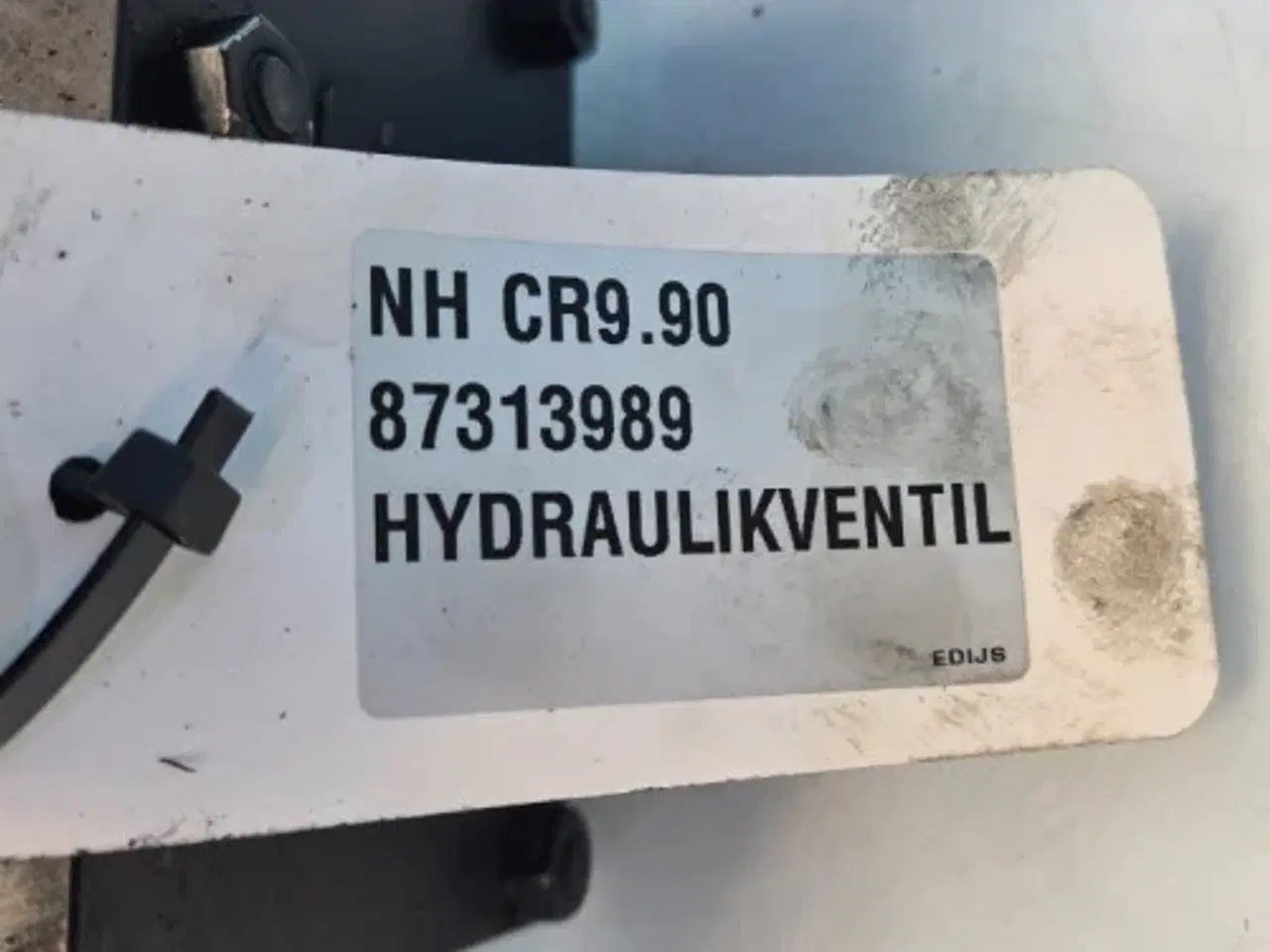 Billede 11 - New Holland CR9.90 Hydraulikventil 87313989