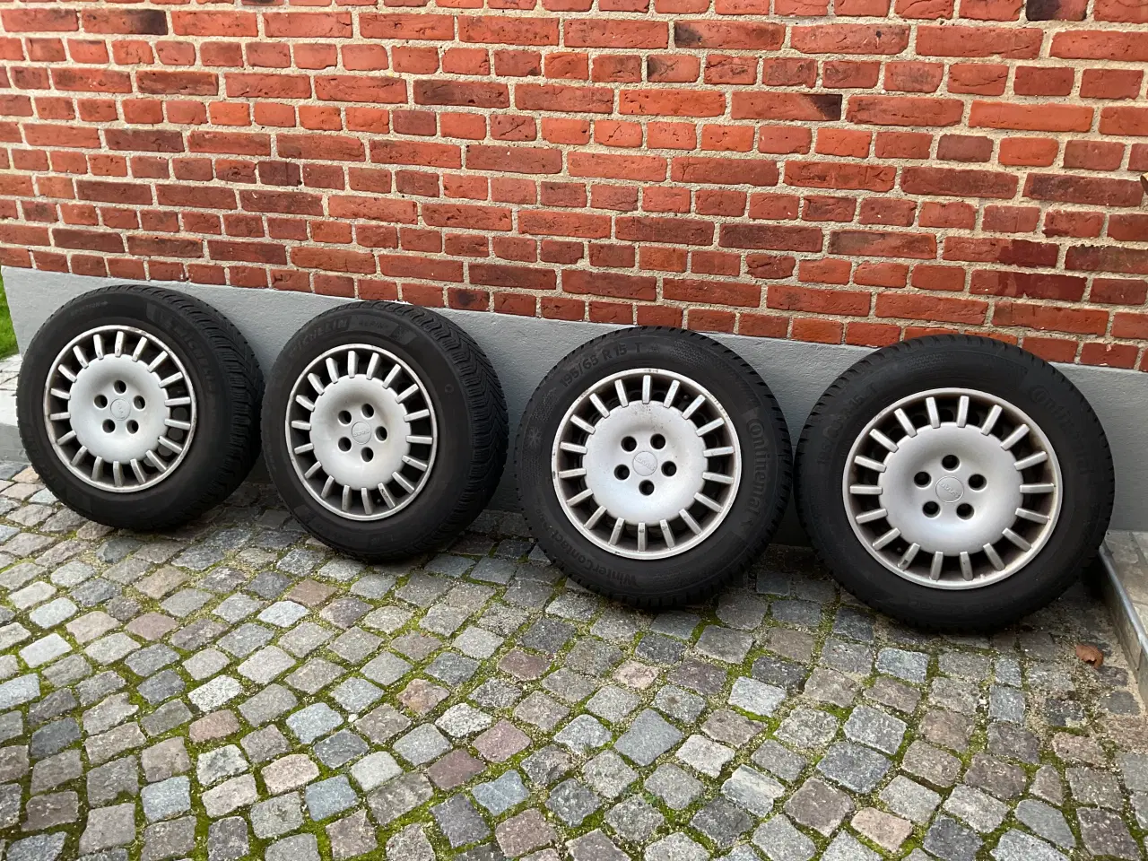 Billede 6 - 2 nye og 2 ældre Vinterdæk på fælge