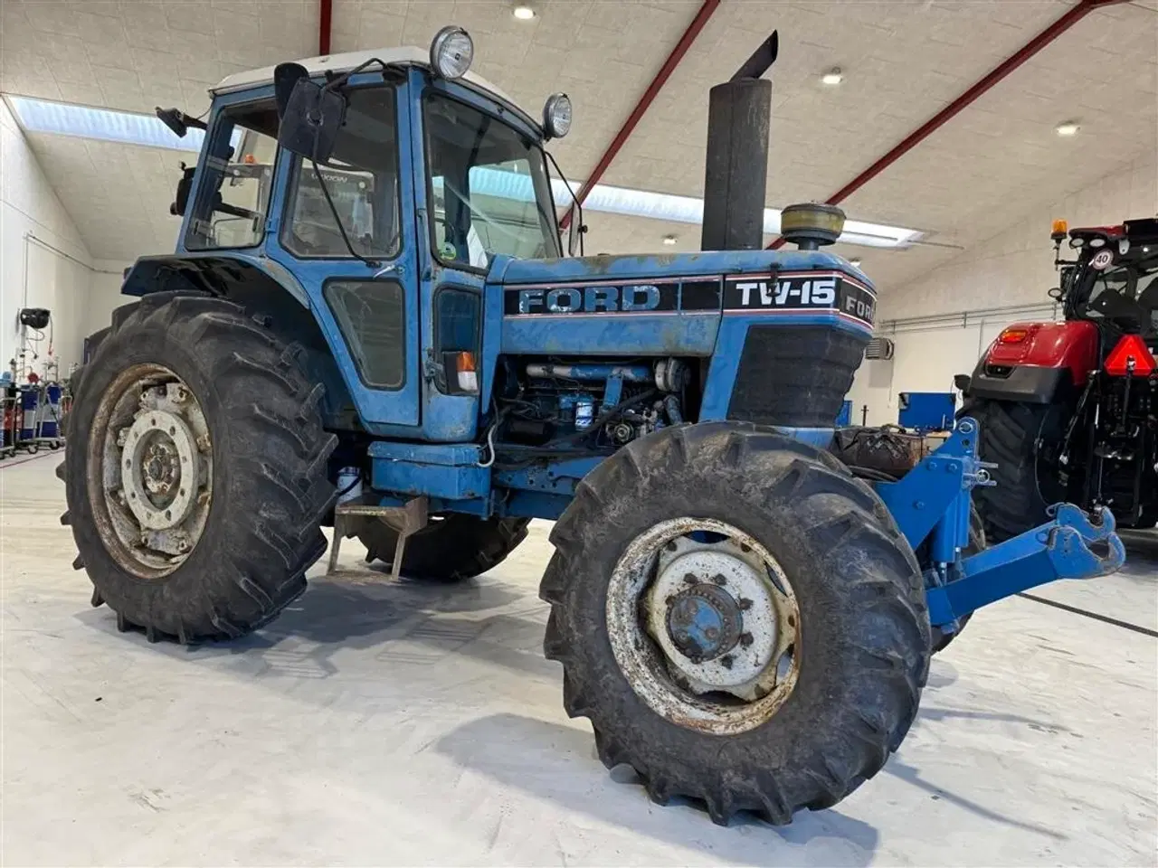 Billede 9 - Ford TW 15 MED NÆSTEN NYE DÆK!