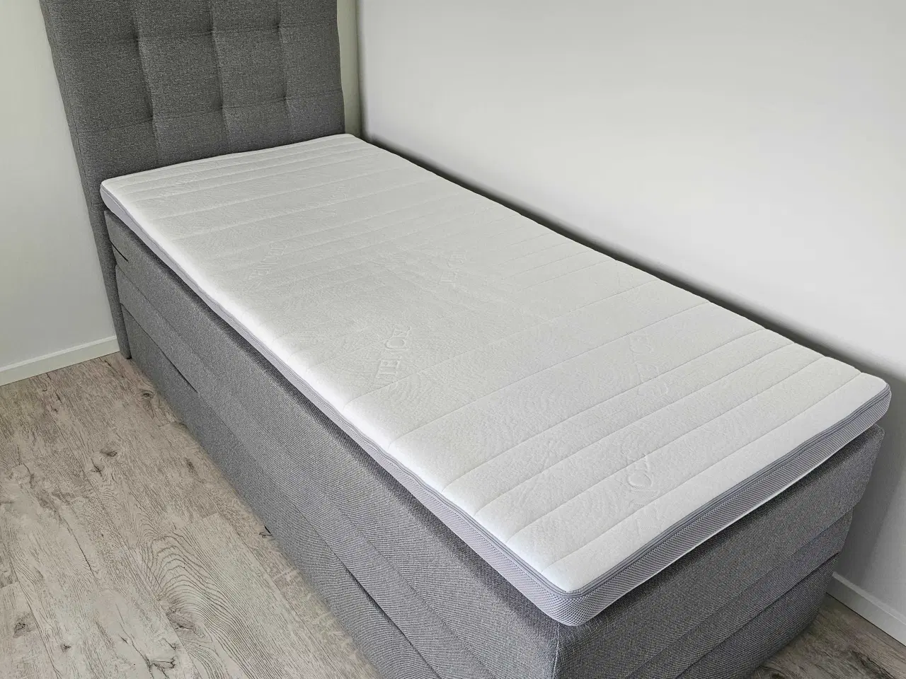 Billede 2 - Ikea Hemnes Sminkebord/Makeupbord