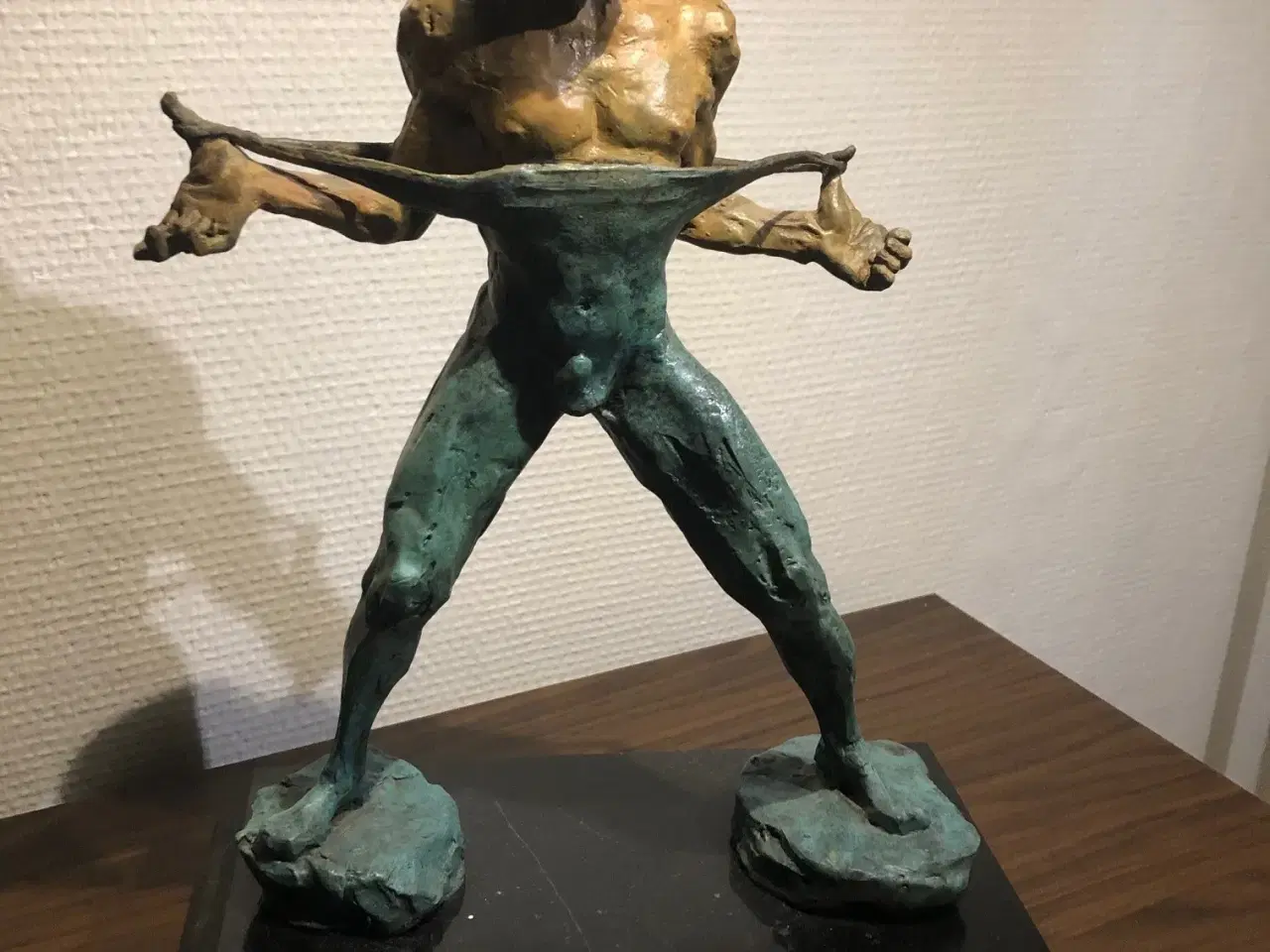 Billede 1 - Bronzefigur - Bryder i trikot