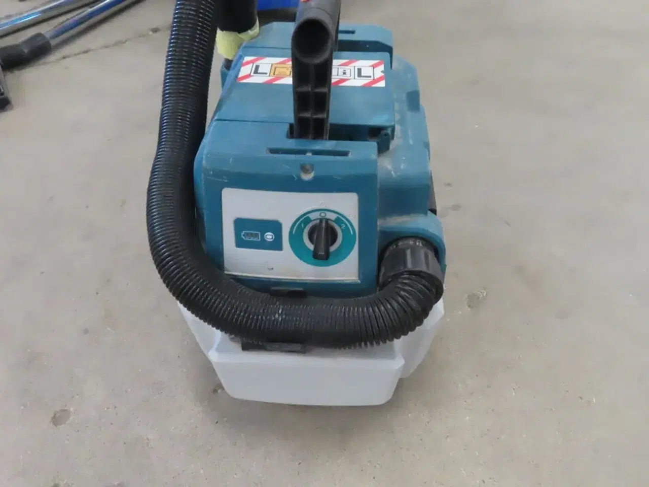 Billede 2 - Støvsuger MAKITA BL1830B