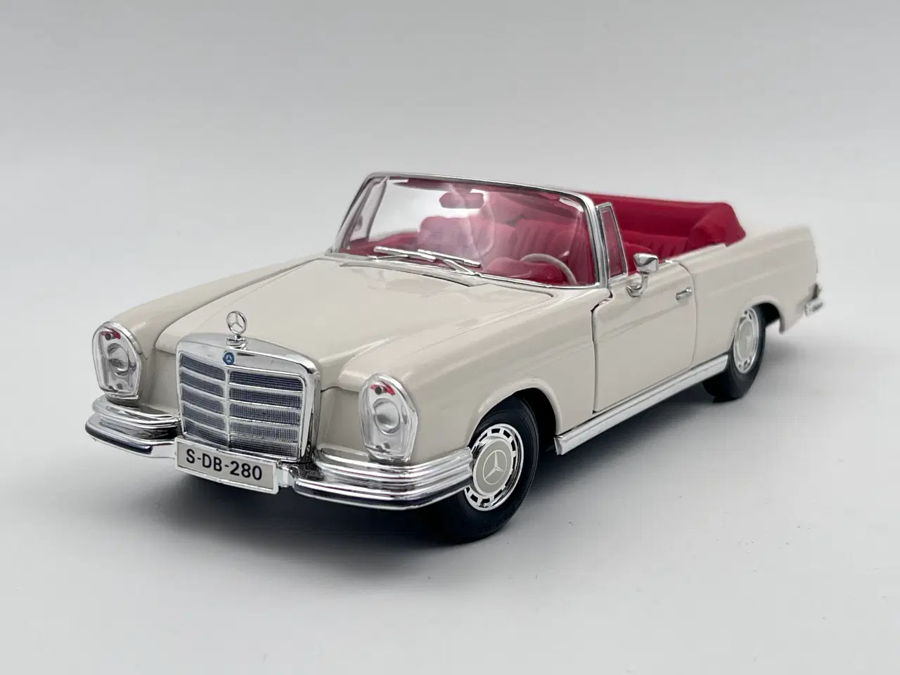 Billede 2 - 1966 Mercedes-Benz 280SE Cabriolet 1:18