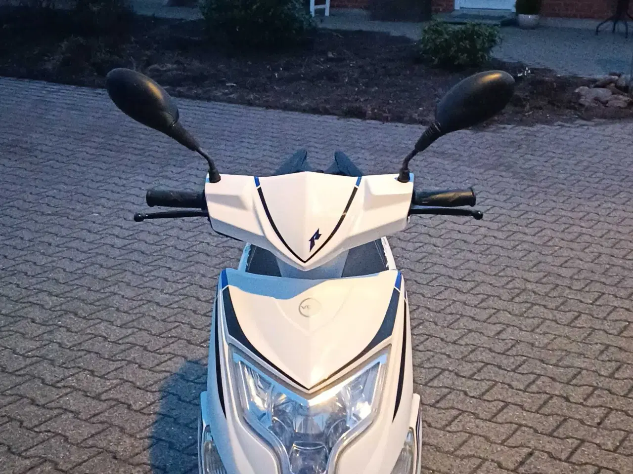 Billede 2 - Flot velholdt scooter 