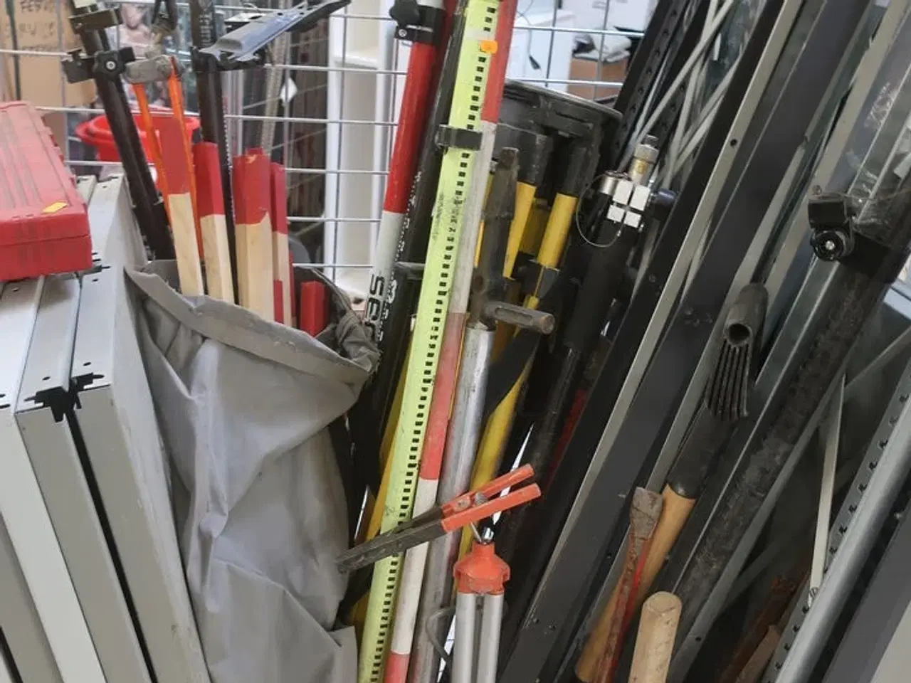 Billede 3 - Div. Reoler, målestativer, pinde