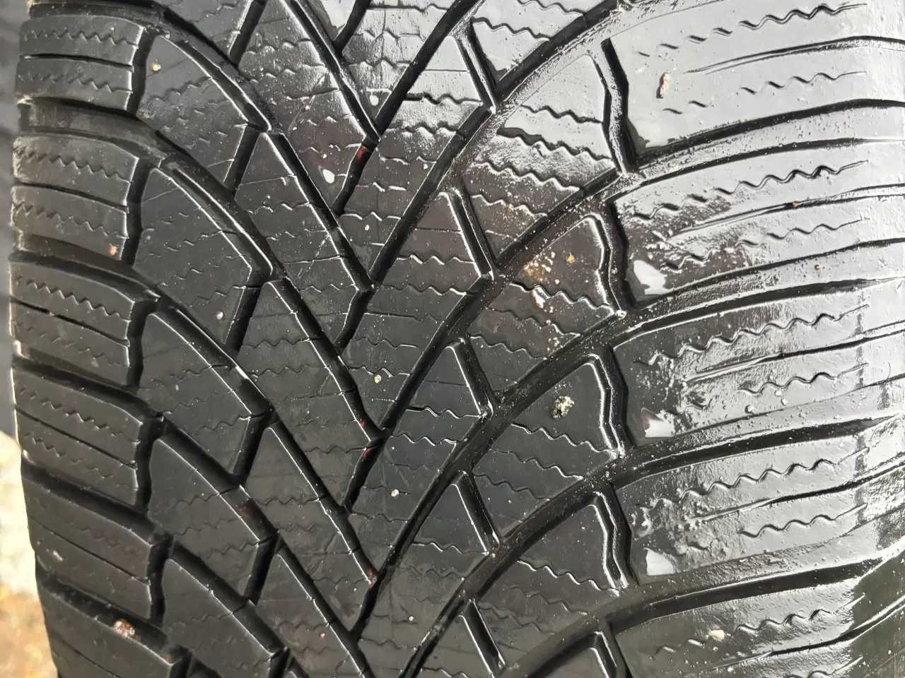 Billede 4 - 215/60R17  4 x Vinterdæk på Fælge RENAULT CAPTUR s