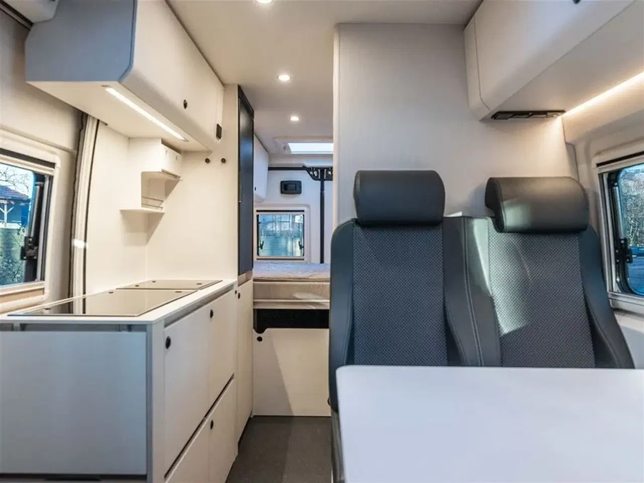 Billede 2 - 2026 - Tourne 6.0 Select aut. gear - Black - 180HK Tournes topmodel