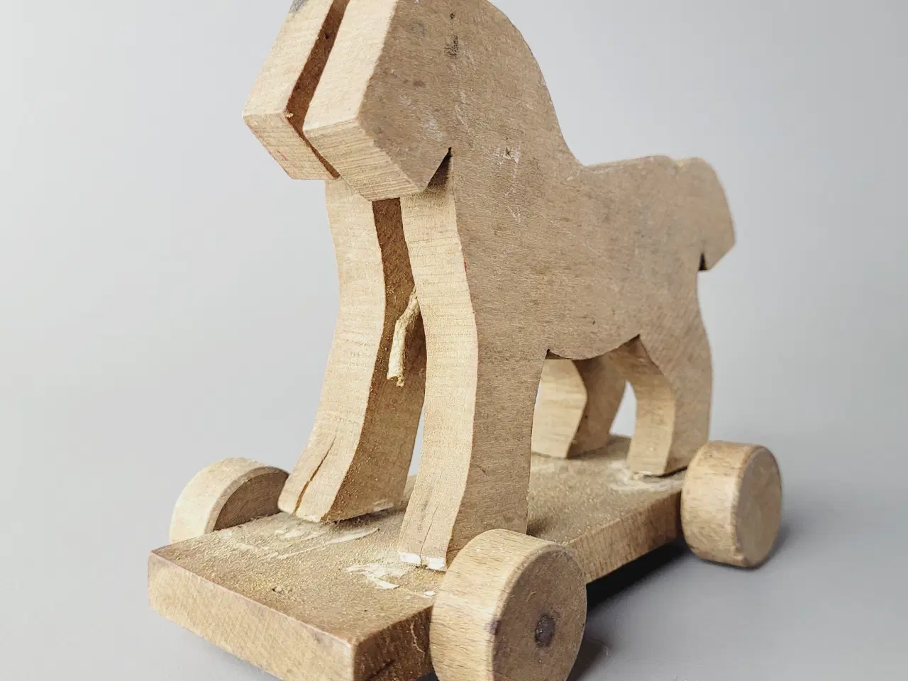 Billede 2 - ⭐️: Unik vintage træhest – Charmerende håndlavet 