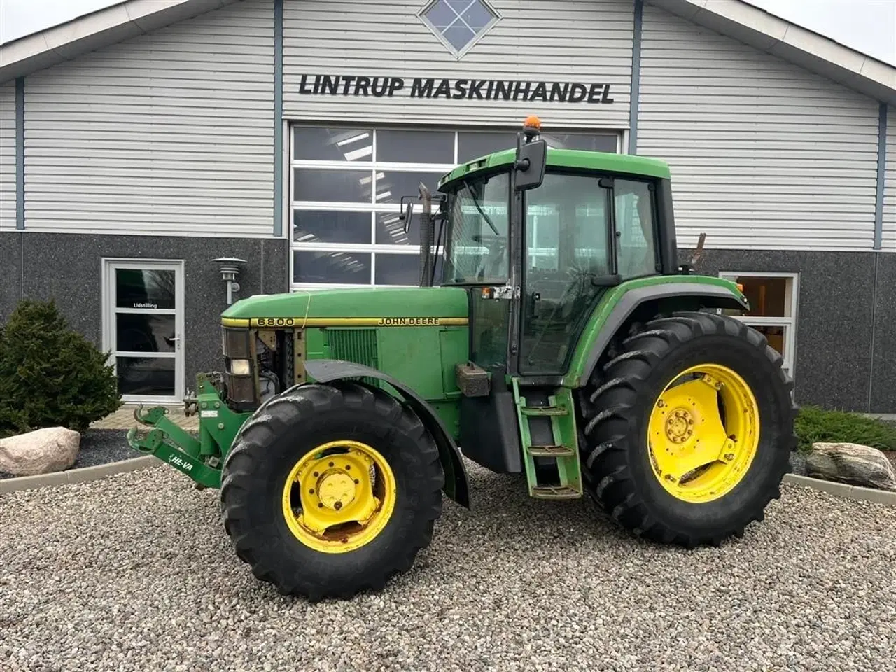Billede 1 - John Deere 6800 Med frontlift.