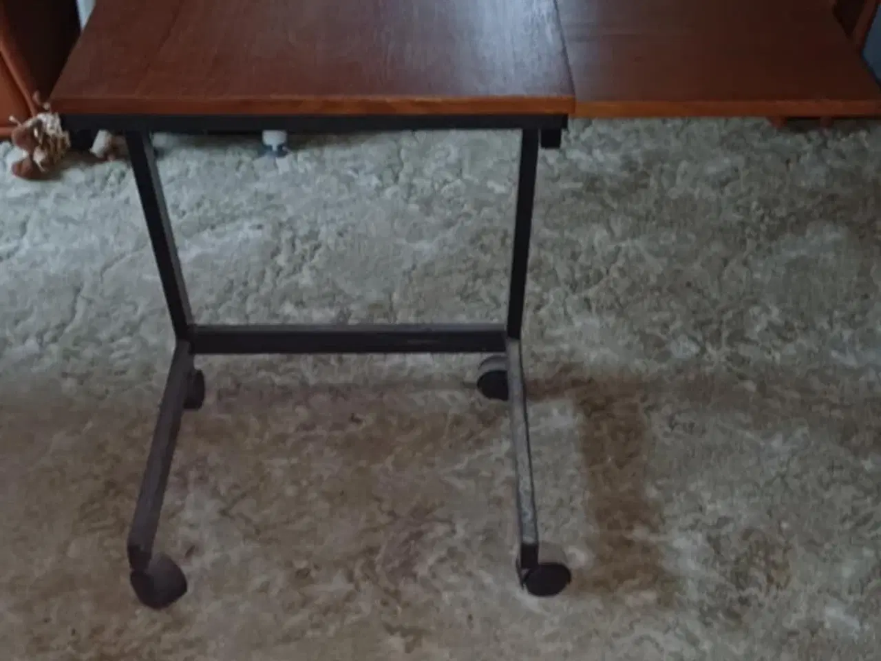 Billede 3 - Rullebord i Teak