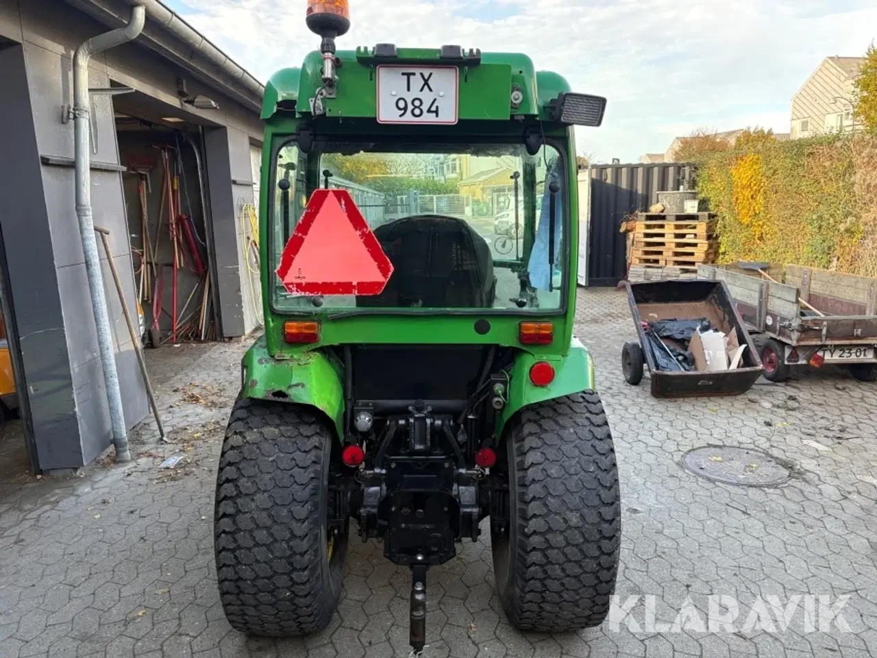 Billede 5 - Traktor John Deer 4310 med saltudlægger, kost og sneplov