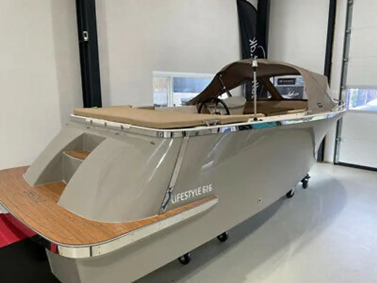 Billede 4 - NY LIFESTYLE 616 MED MOTOR OG UDSTYR