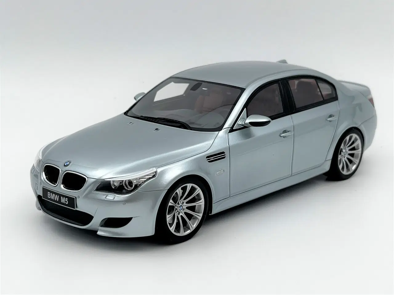 Billede 2 - 2008 BMW M5 E60 1:18