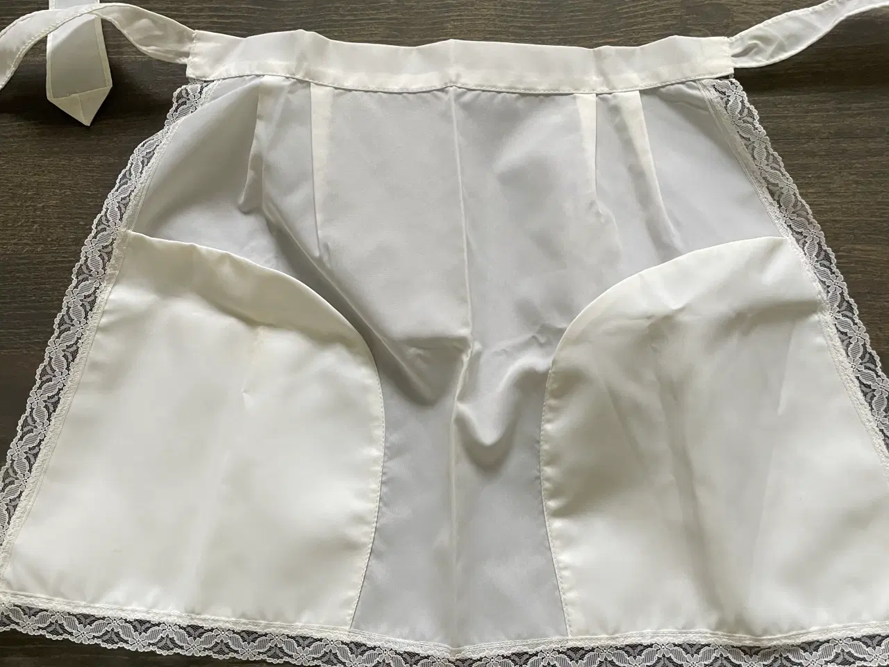 Billede 3 - Serverings forklæde hvidt