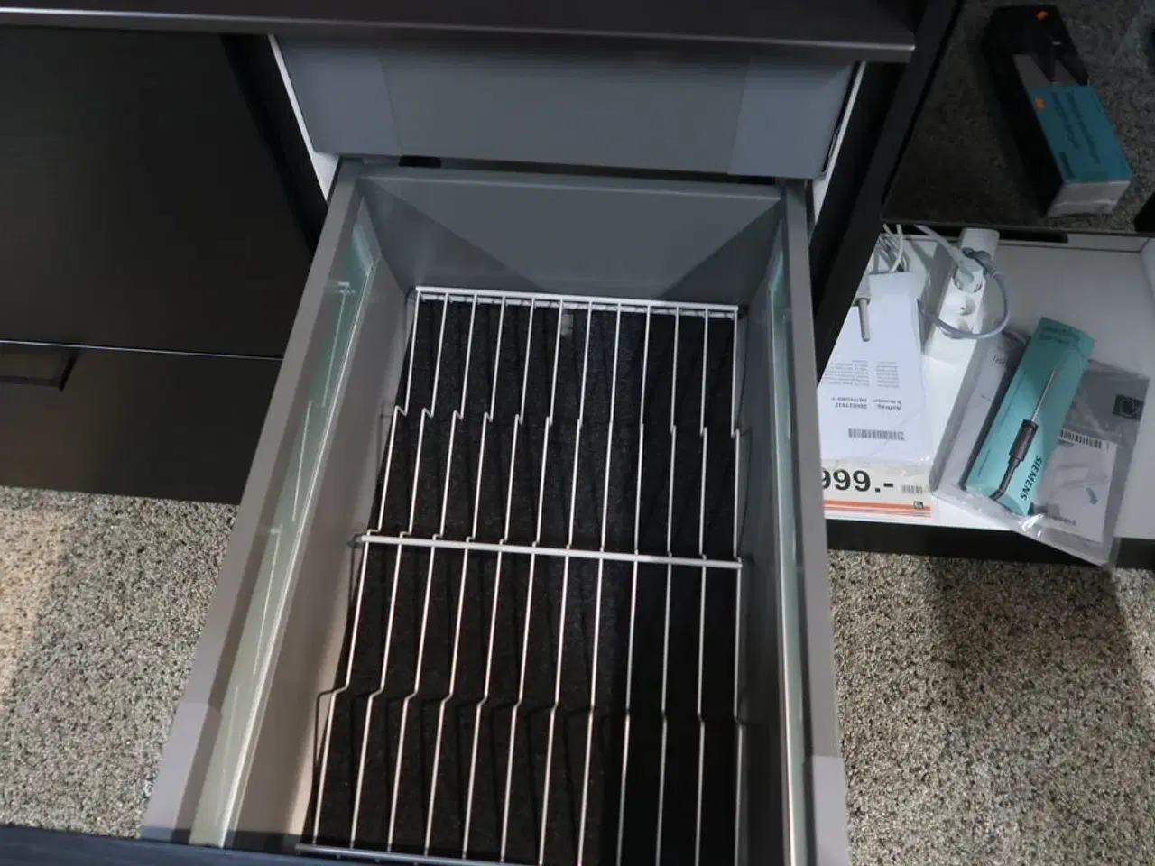 Billede 24 - Køkken NORDANRO uden hårdehvidevarer med stenbordplade DEKTON