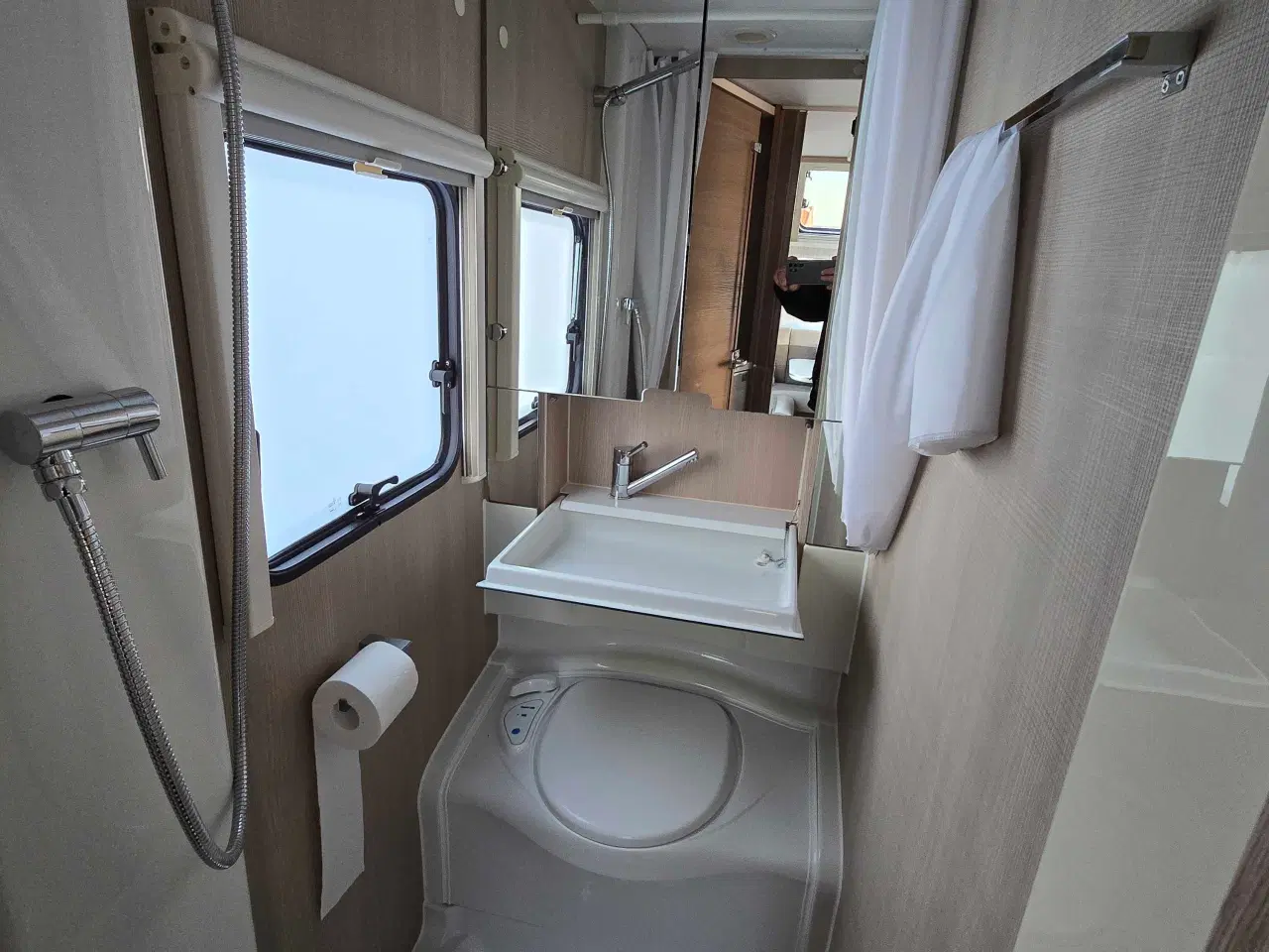 Billede 4 - Campingvogn Adria Adora 472 UP