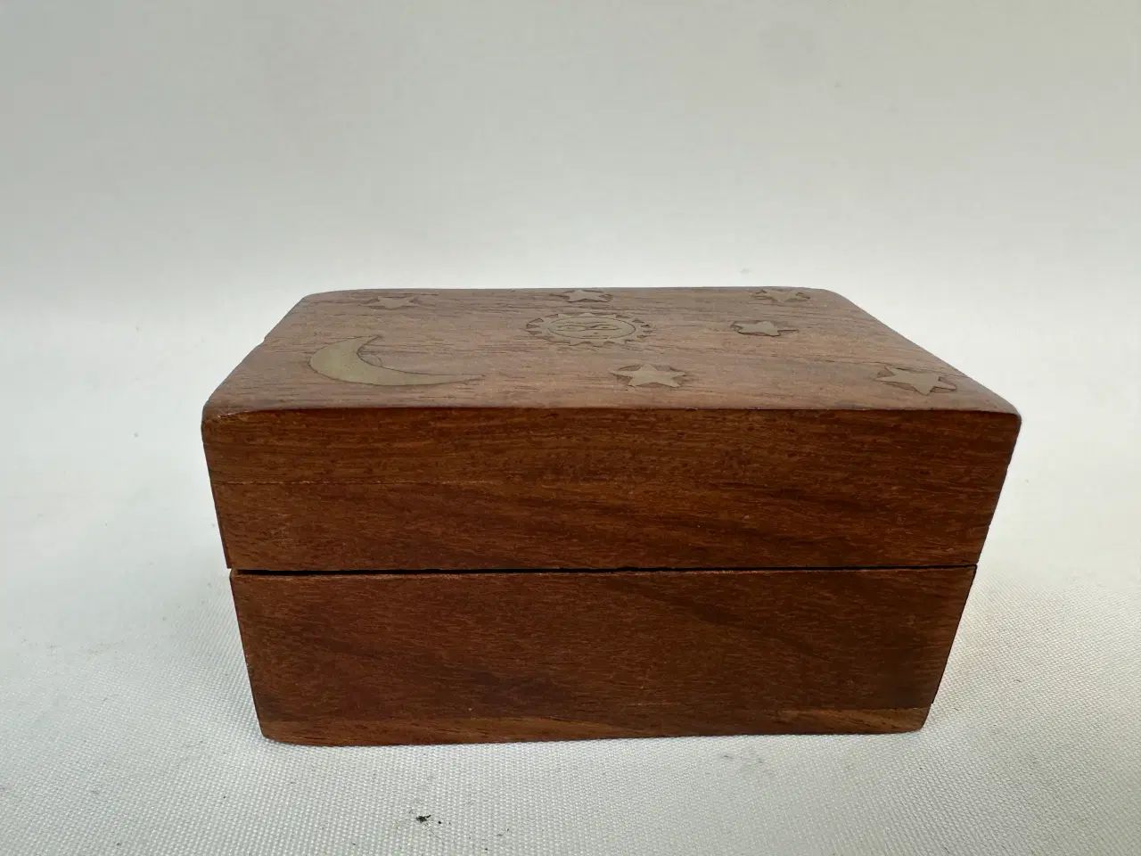 Billede 1 - Retro æske / skrin i træ m. messing 