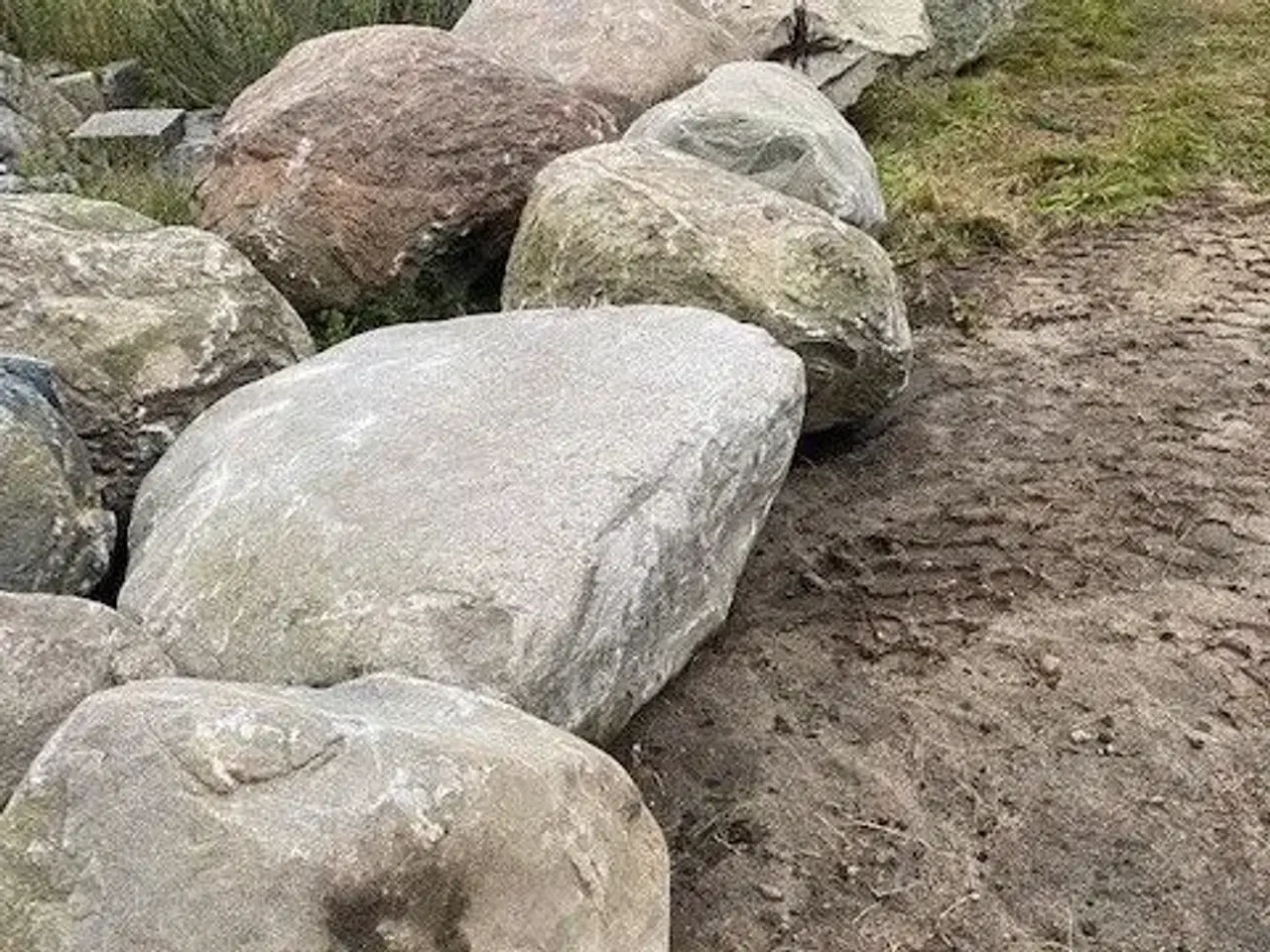 Billede 6 -   200 ton Kampesten  - granit trin Håndgelænder