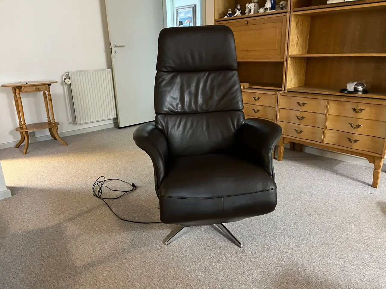 Billede 2 - Hjort Knudsen Dundee lænestol med el betjening.