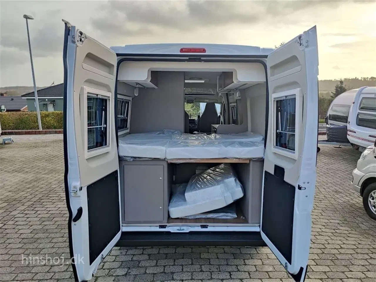 Billede 9 - 2025 - Etrusco CV 600 DB Plus   Lækker Camper van fra Etrusco med dobbeltseng fra Hinshøj Caravan