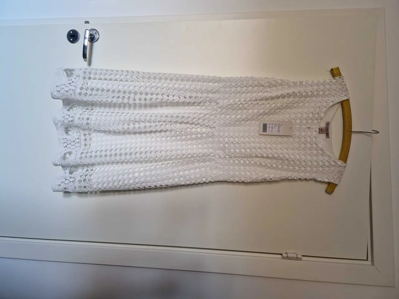 Billede 2 - Hvid sommer/studenterkjole